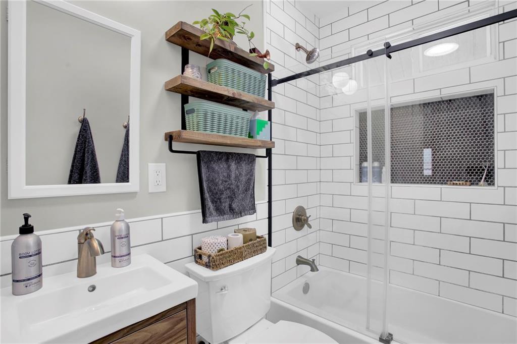 3823 Genessee Street