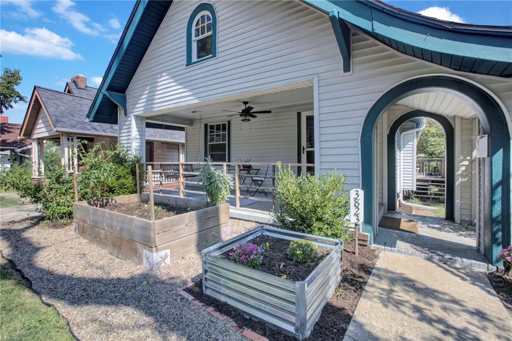 3823 Genessee Street