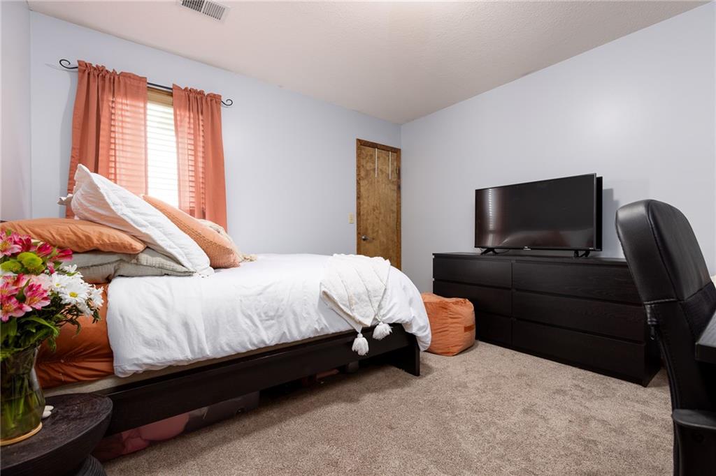 1112 Silverleaf Lane