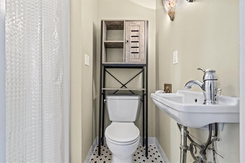 6411 Baltimore Avenue