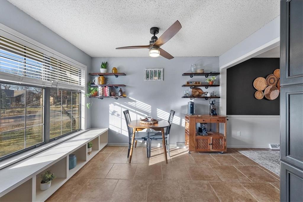 1609 NE Ridgeview Drive