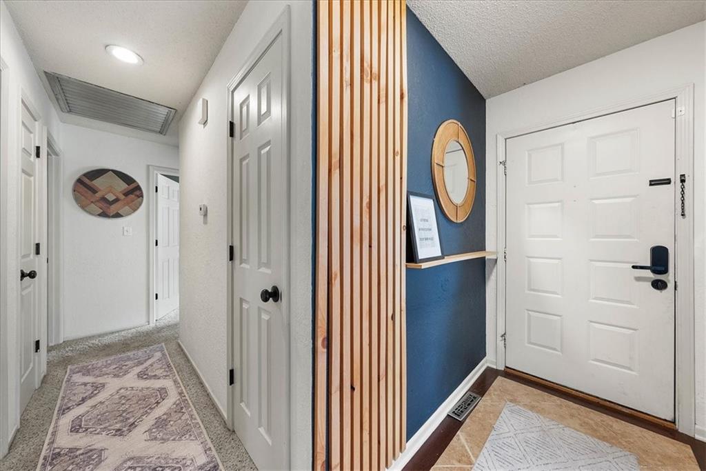 1609 NE Ridgeview Drive