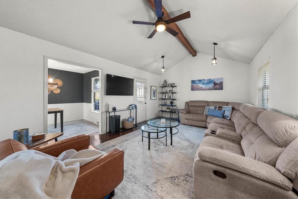 1609 NE Ridgeview Drive