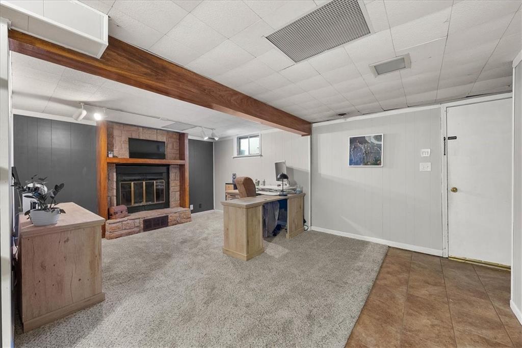 1609 NE Ridgeview Drive
