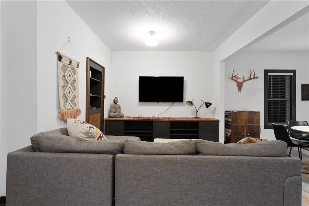 1102 W 24th Street