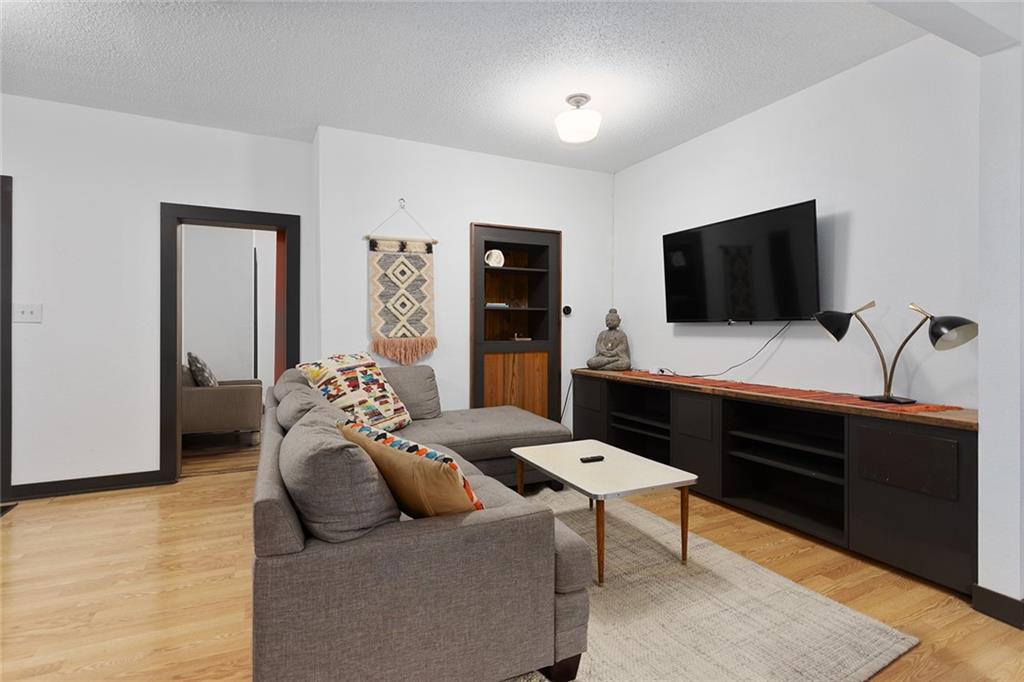 1102 W 24th Street