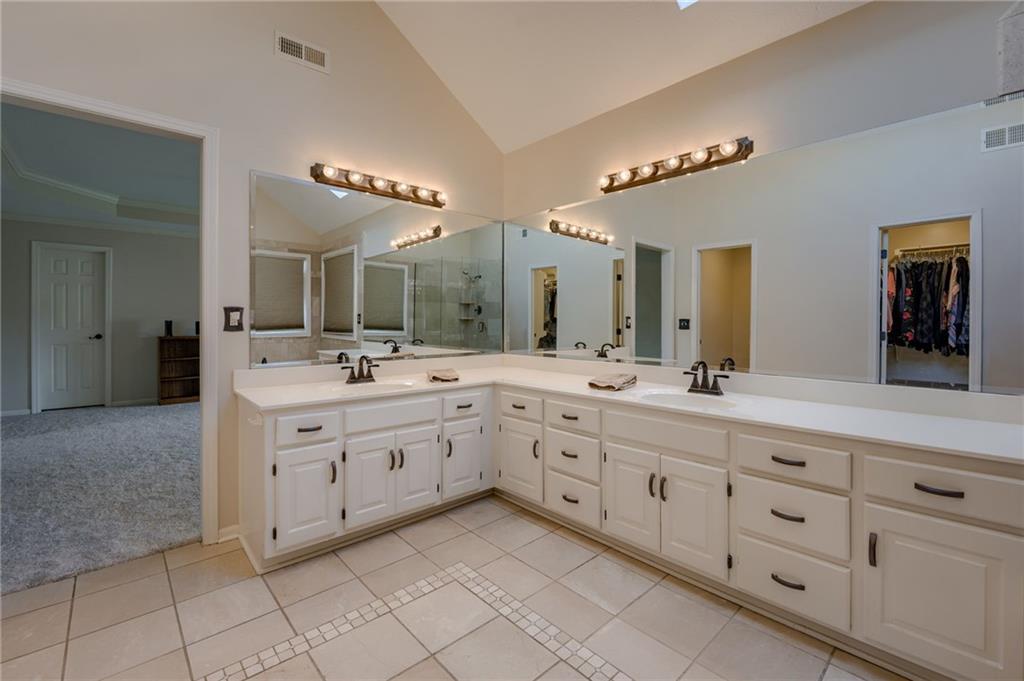 6815 NW Monticello Court