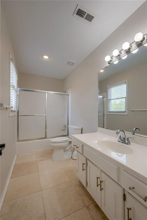 6815 NW Monticello Court