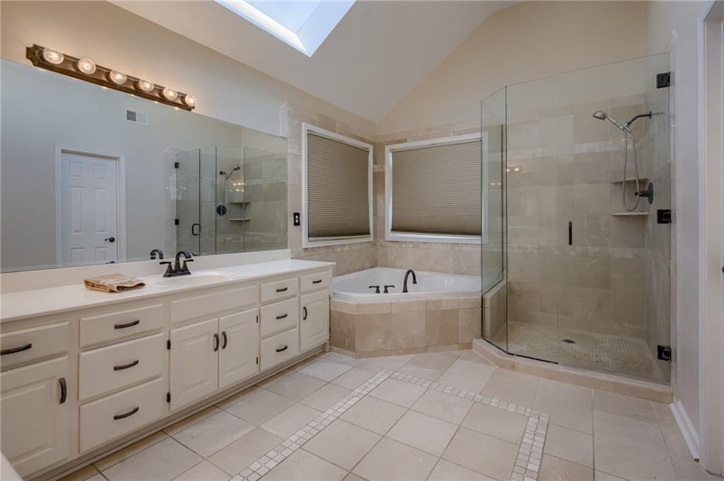 6815 NW Monticello Court