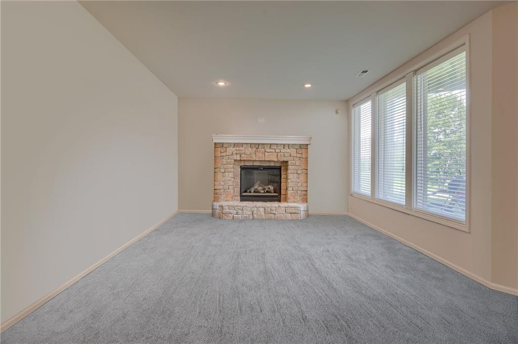 6815 NW Monticello Court