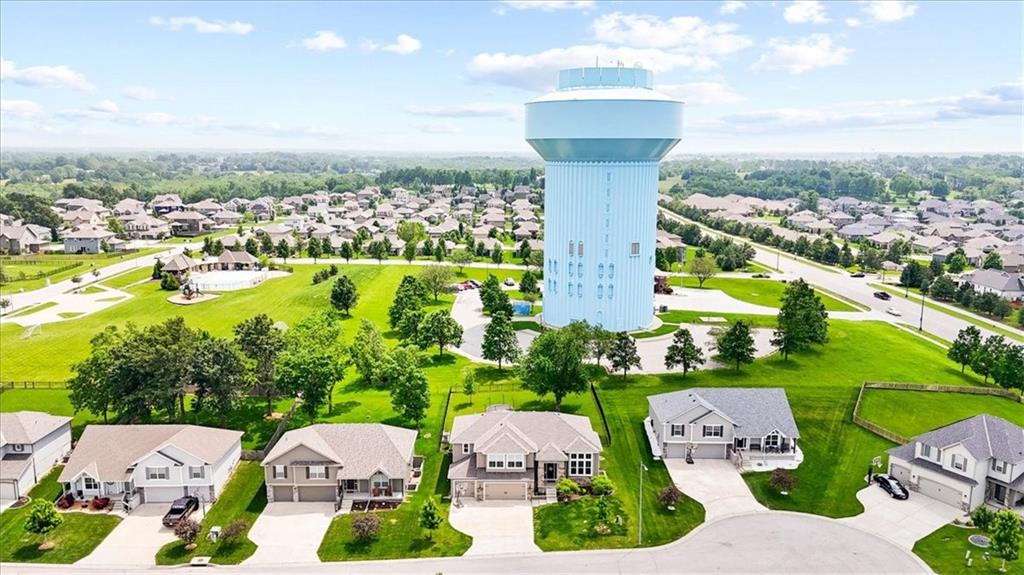 908 SE Forest Ridge Court