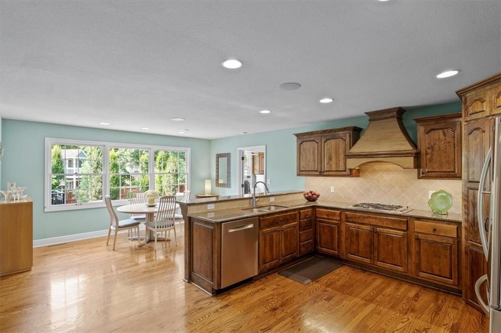 2605 Somerset Drive