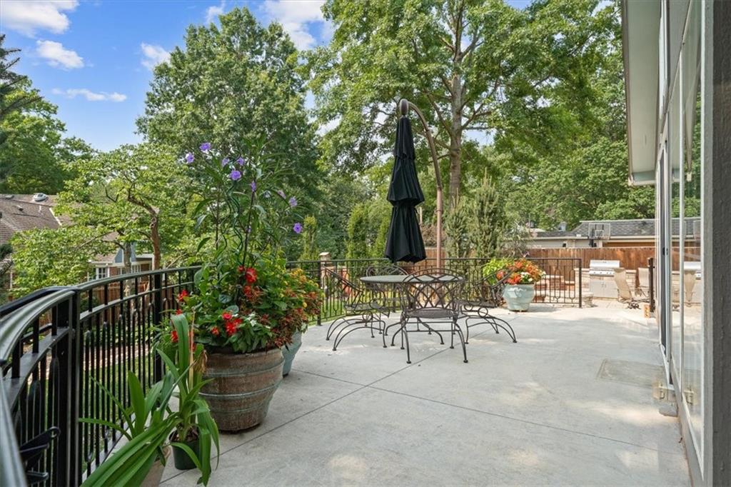 2605 Somerset Drive