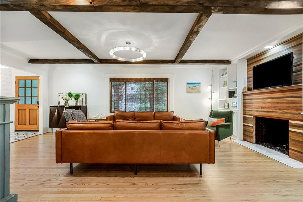2527 W 90th Street