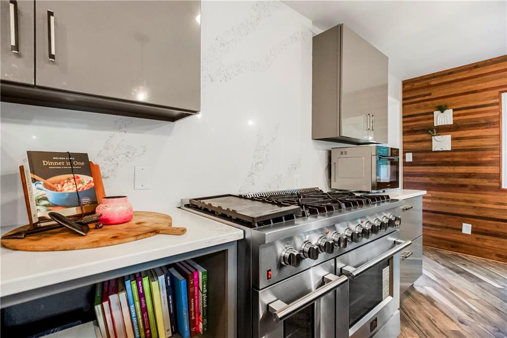 2527 W 90th Street