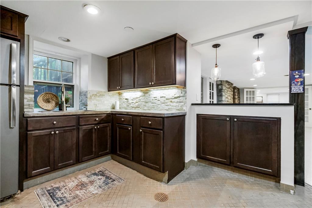 2527 W 90th Street