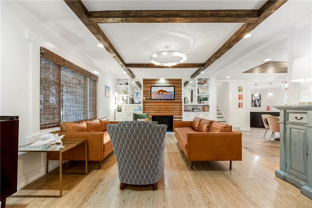 2527 W 90th Street
