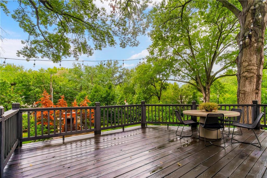 2527 W 90th Street