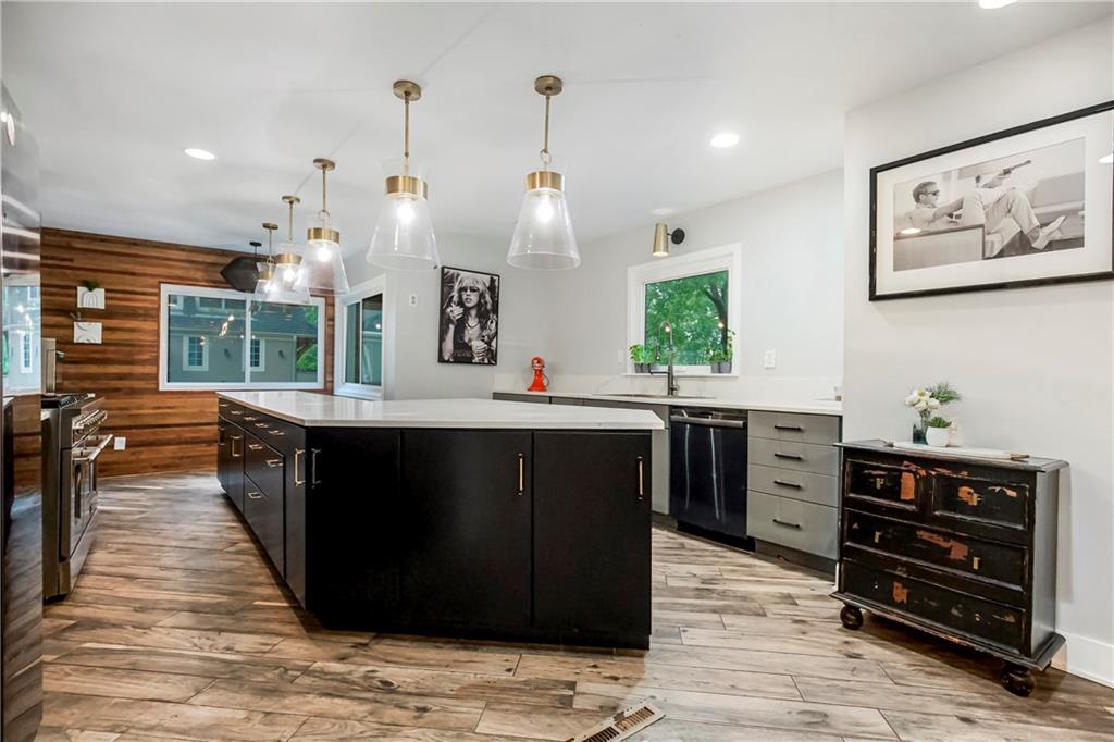 2527 W 90th Street