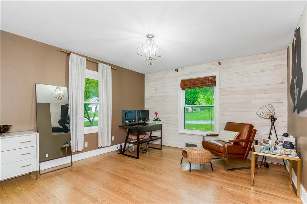 2527 W 90th Street
