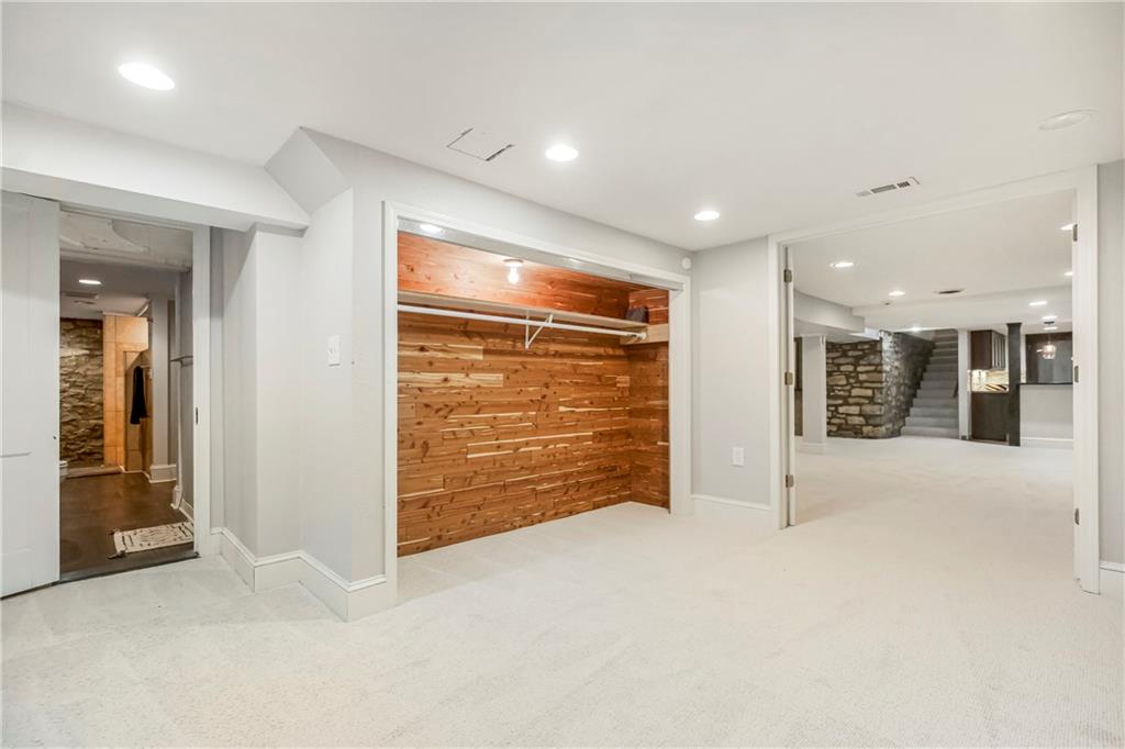 2527 W 90th Street