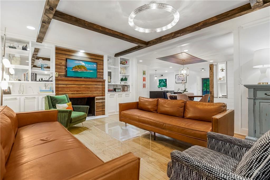 2527 W 90th Street