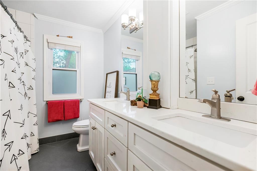 2527 W 90th Street