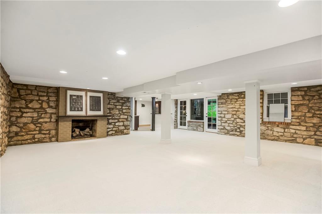 2527 W 90th Street
