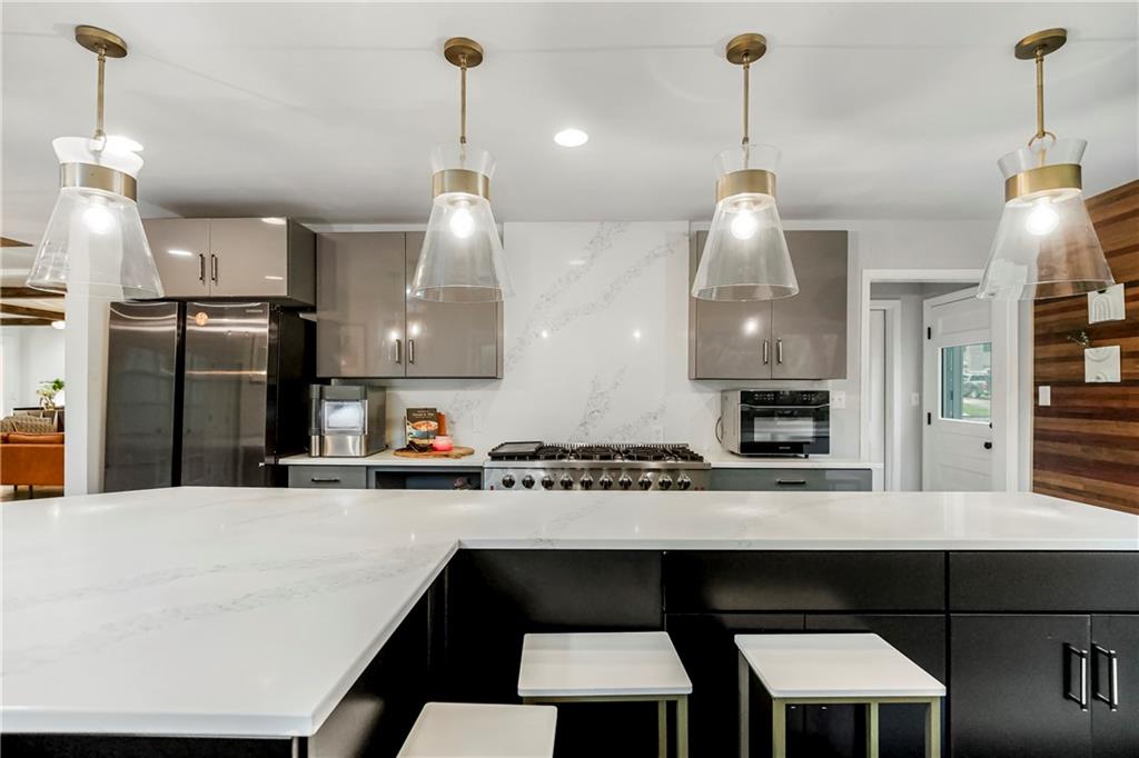 2527 W 90th Street