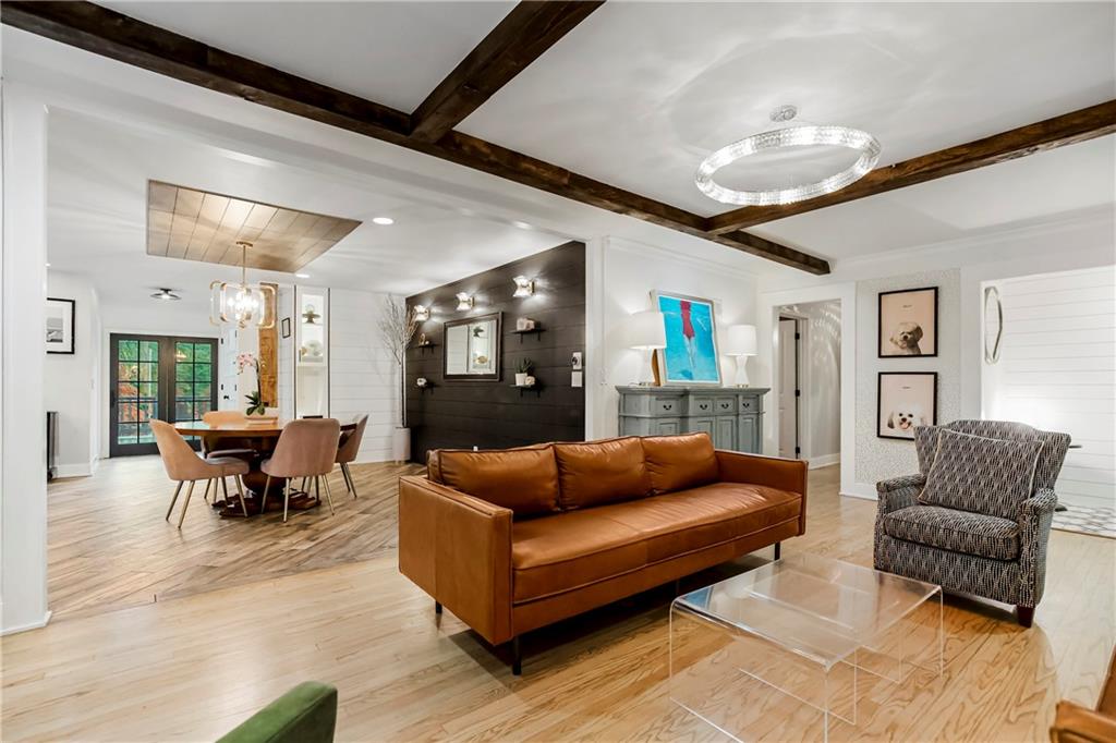 2527 W 90th Street