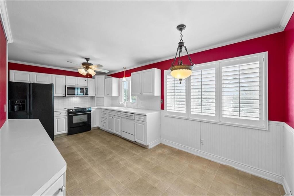 9825 Overbrook Court