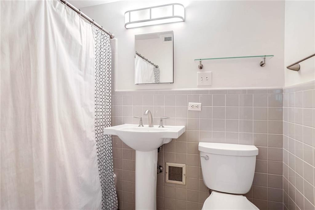310 W 49th Street Unit: 703