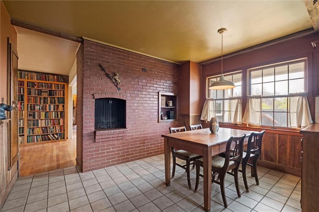 12 NW Greentree Lane