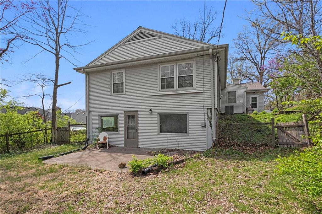 12 NW Greentree Lane