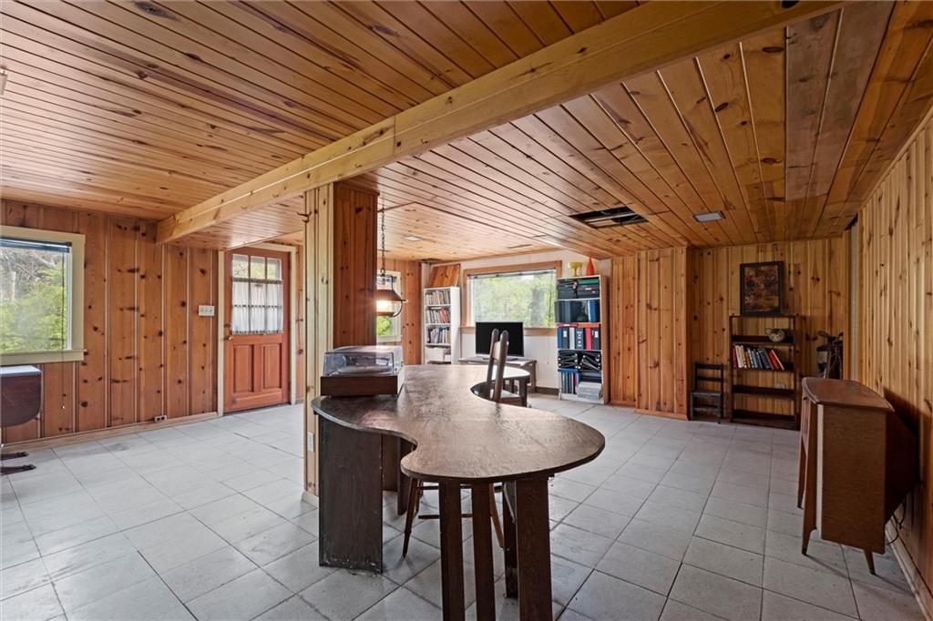 12 NW Greentree Lane