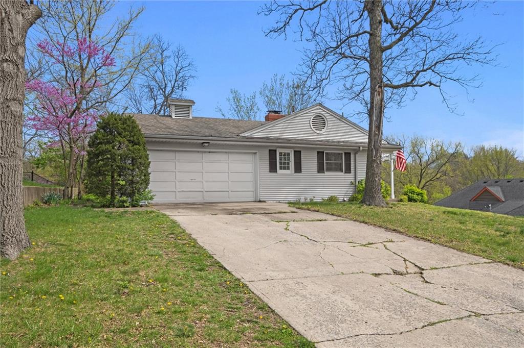 12 NW Greentree Lane