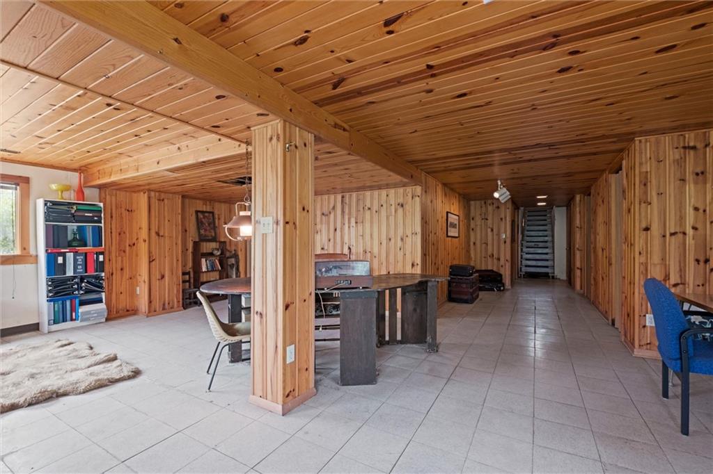 12 NW Greentree Lane