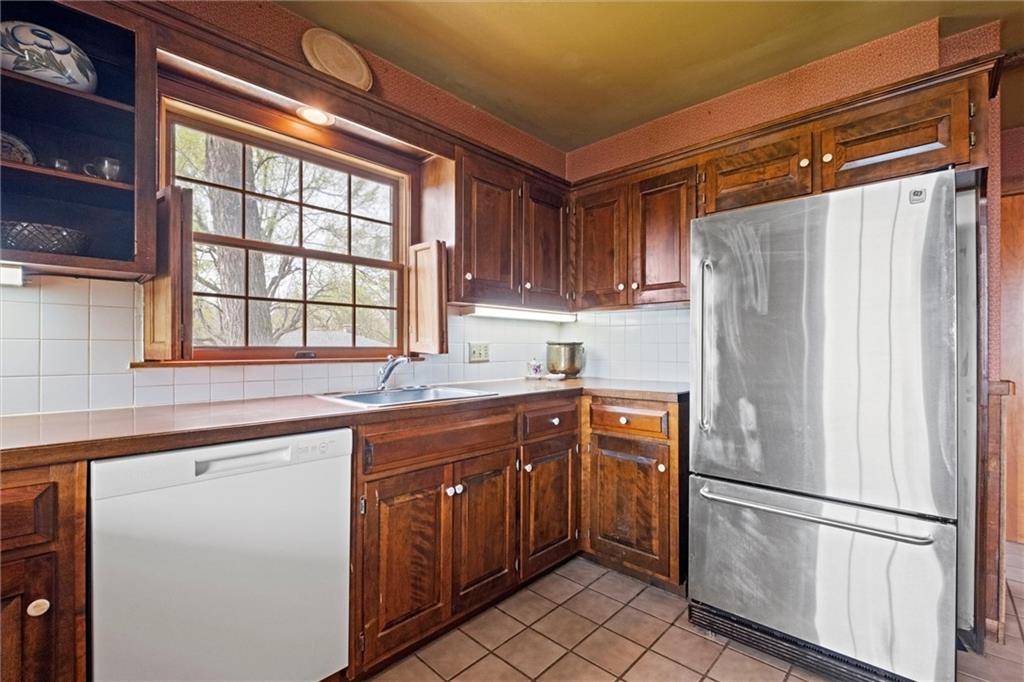 12 NW Greentree Lane