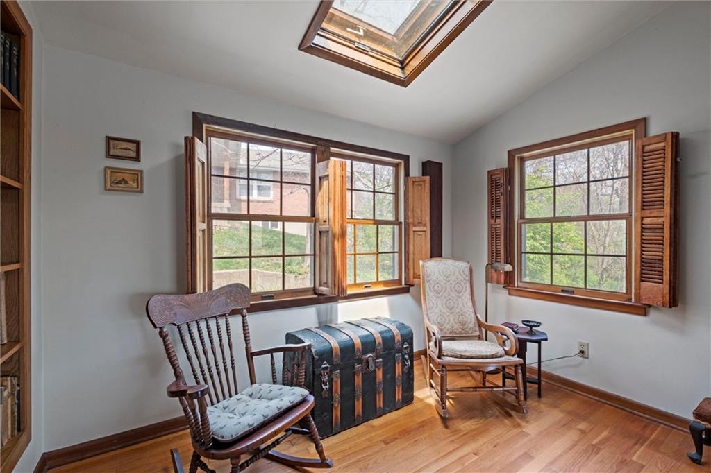 12 NW Greentree Lane