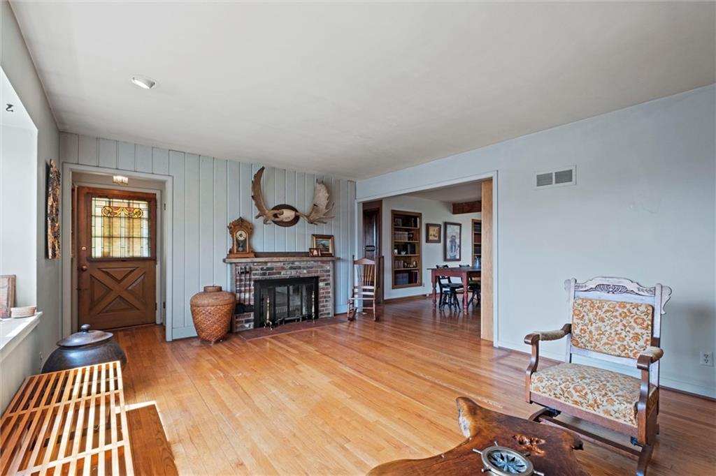 12 NW Greentree Lane