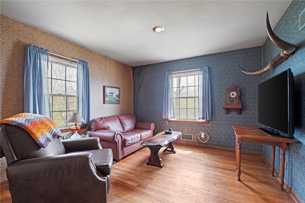12 NW Greentree Lane