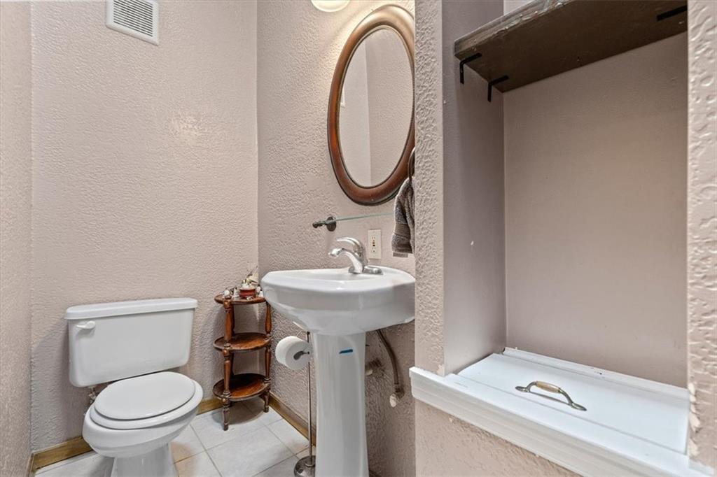 1208 SW Horizon Drive