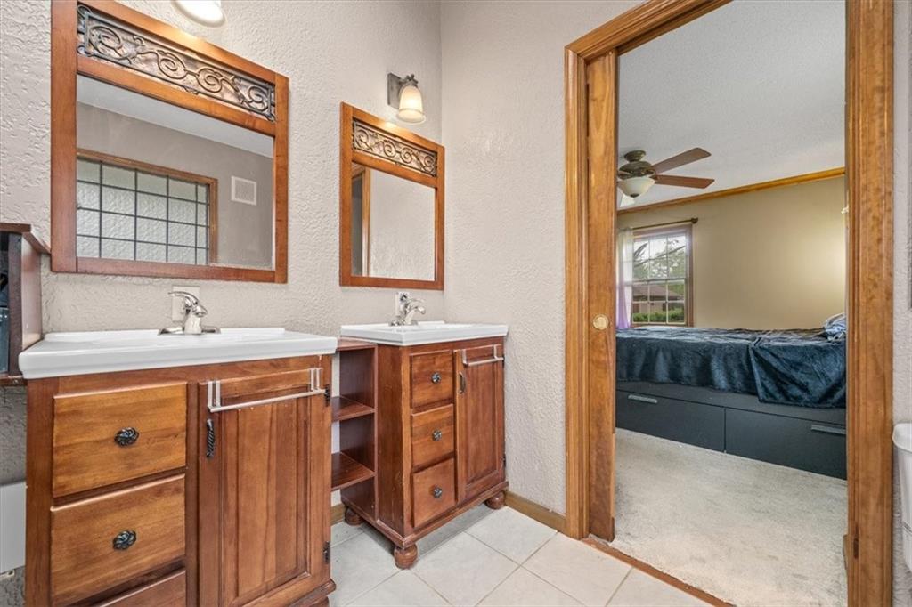 1208 SW Horizon Drive