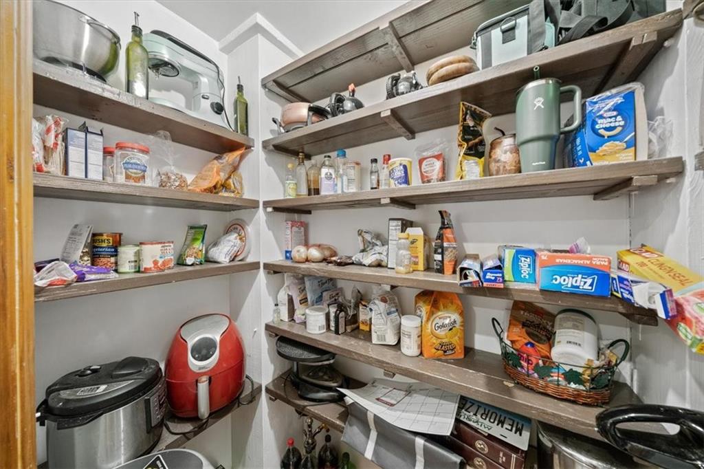 1208 SW Horizon Drive