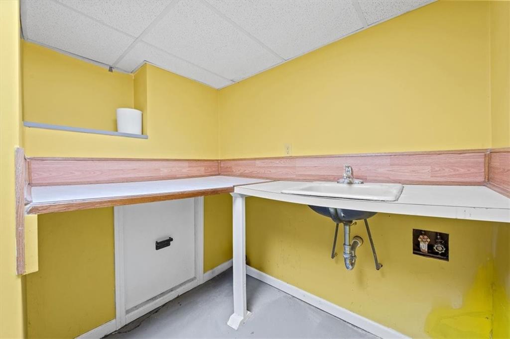 1208 SW Horizon Drive