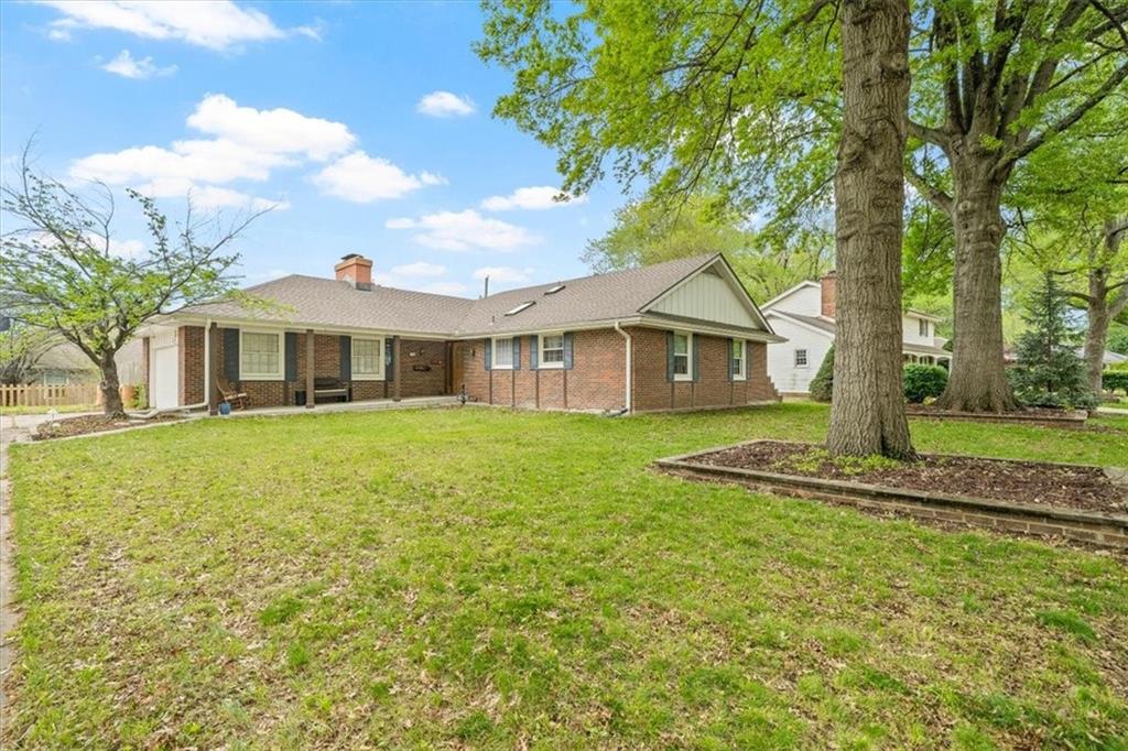 1208 SW Horizon Drive