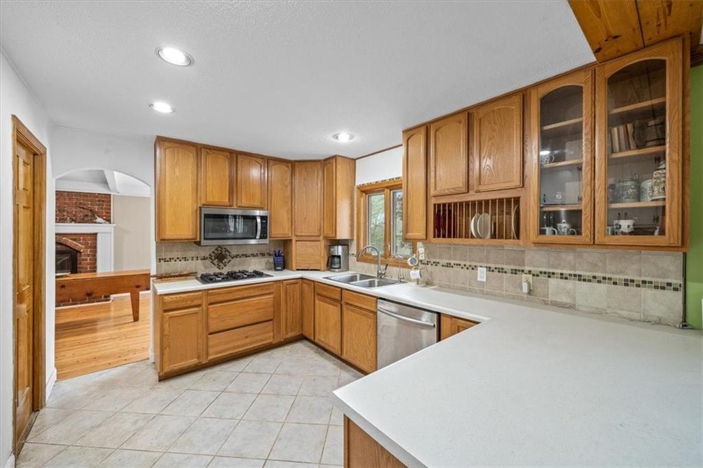 1208 SW Horizon Drive