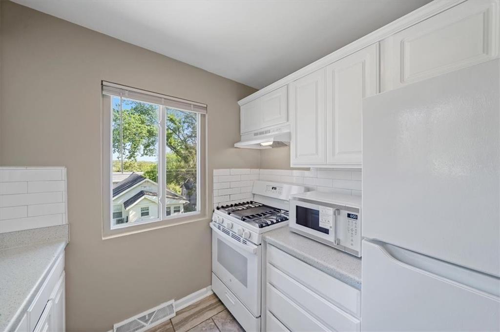 2000 E 48th Street