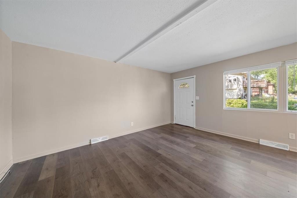 2000 E 48th Street