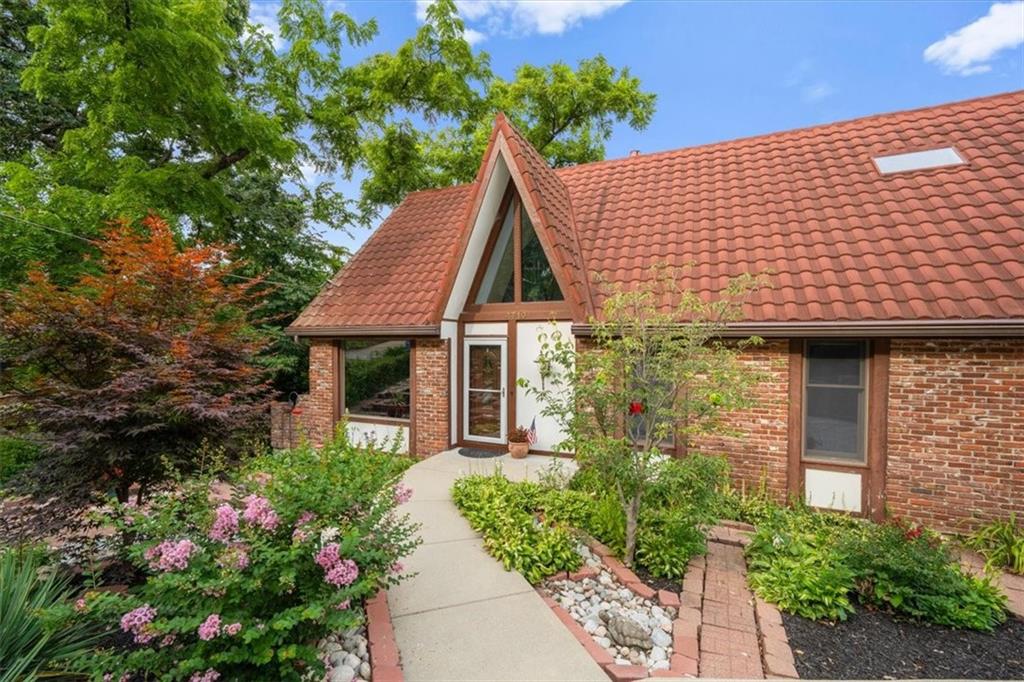 4710 Monrovia Street